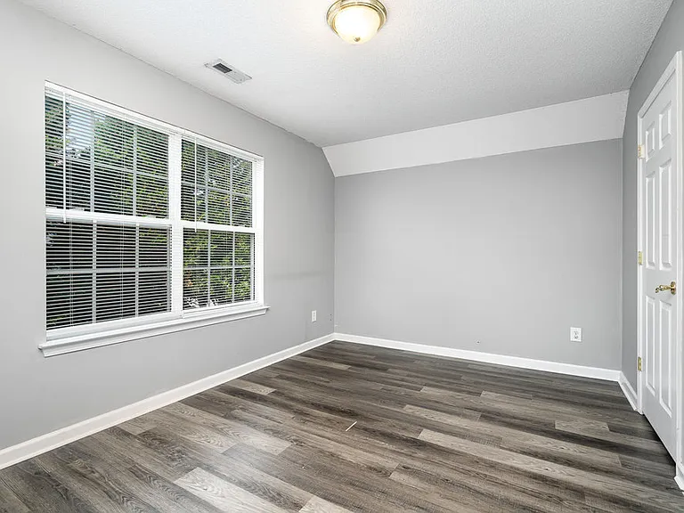 6656 Blythedale Dr — Photo 4