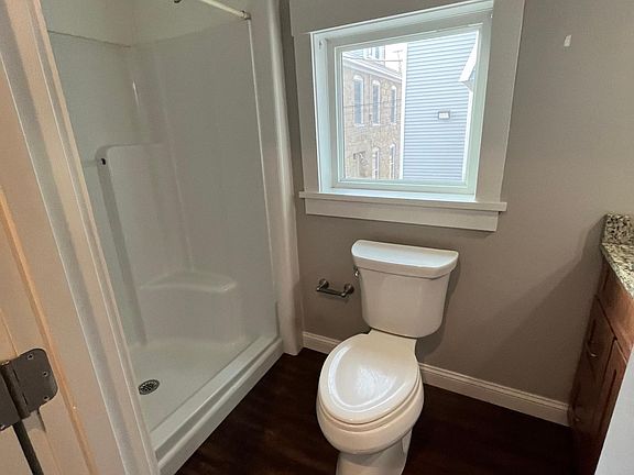3rd image of 428 Main St #3