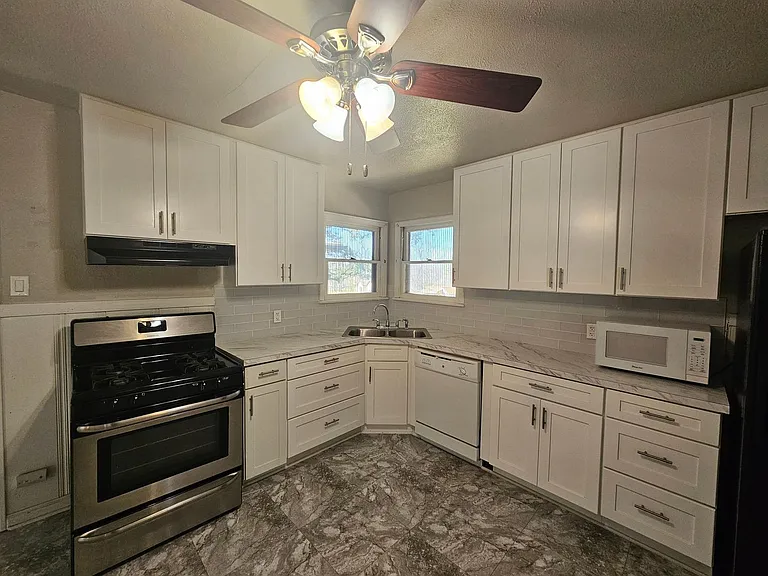 1506 Live Oak Dr — Photo 6