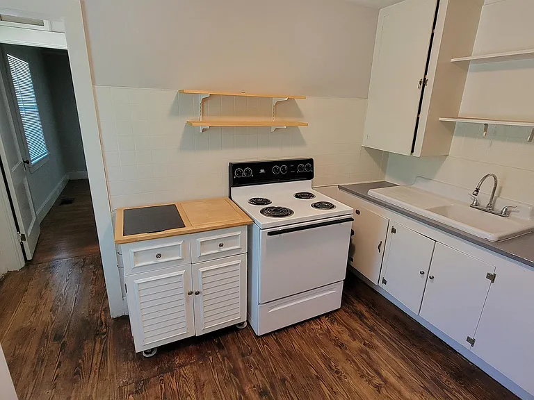307 Jennings Ave #1 — Photo 8