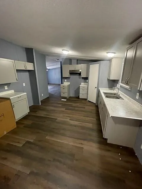 4 bed, 2.0 bath, 1568 sqft, $1,500 — Photo 2