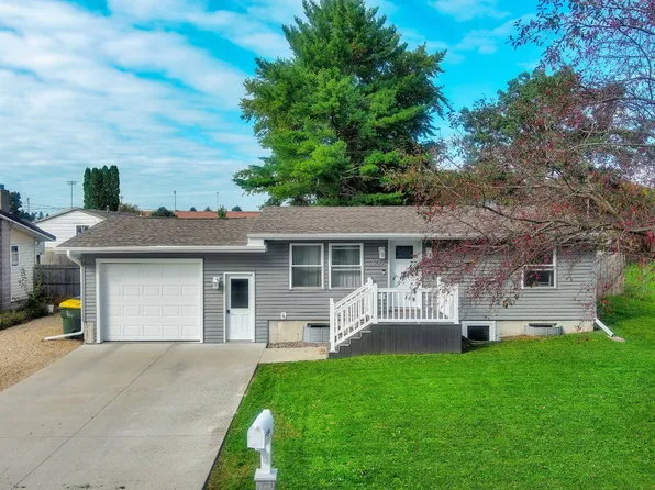 905 2nd St SW, Waukon, IA 52172