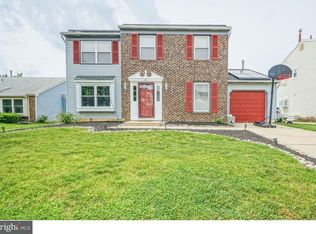 20 Chapel Cir, Sicklerville, NJ 08081