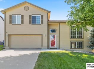 16501 Grand Ave, Omaha, NE 68116
