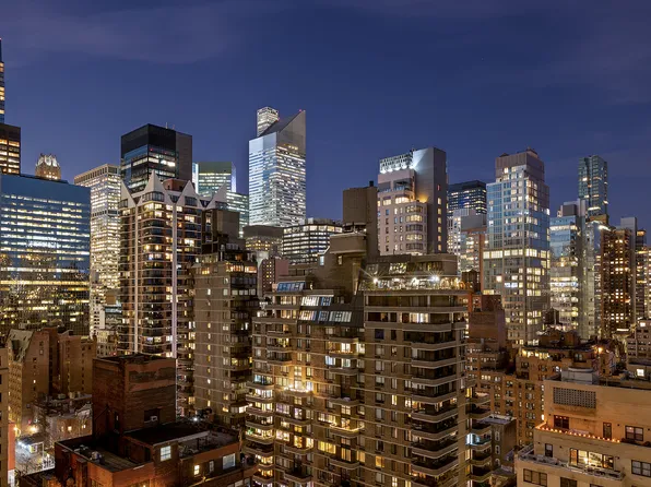 100 United Nations Plaza image 20 of 22