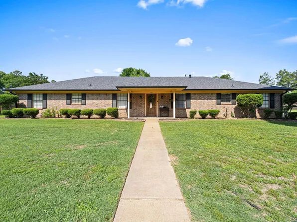 611 Pinewood Dr, Marshall, TX 75672