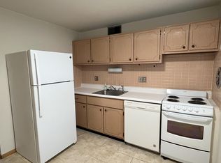 821 Thompson Dr FLOOR 1, Florissant, MO 63031