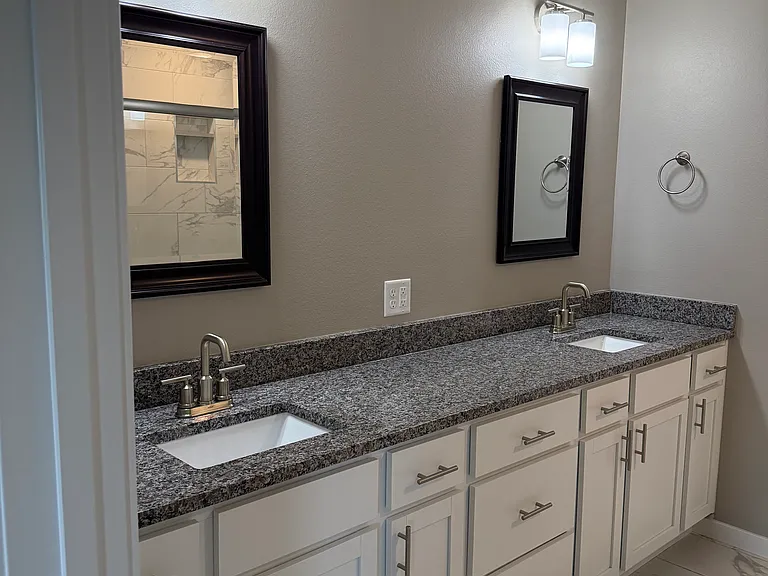 709 E Penzance Cir — Photo 7