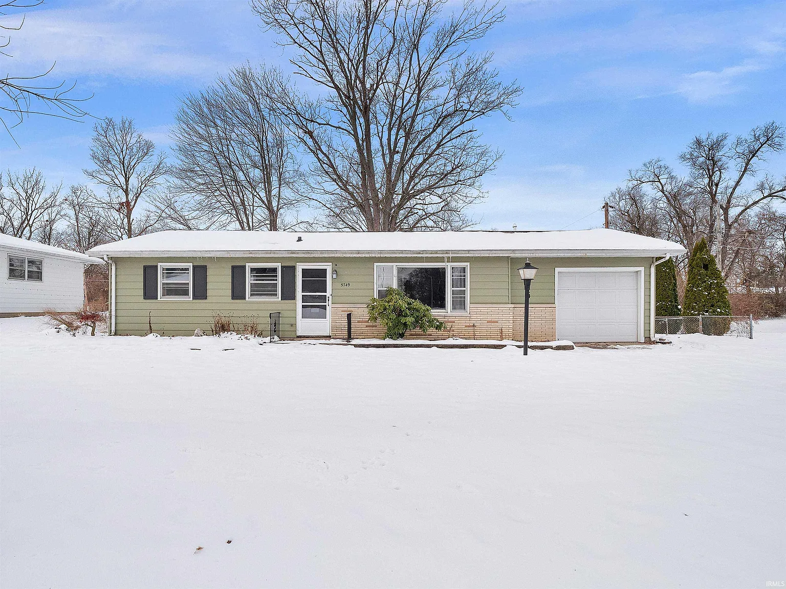 5749 Meadowbrook Dr photo 1