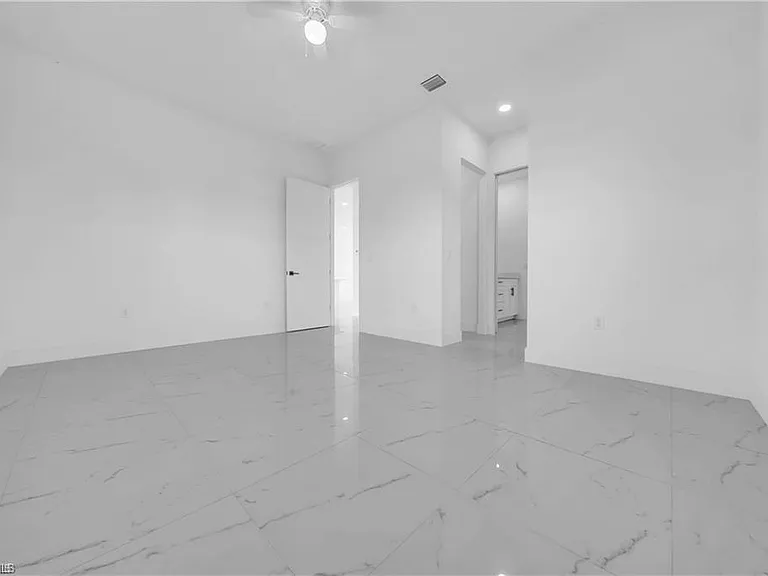 3312 11th St W — Photo 20