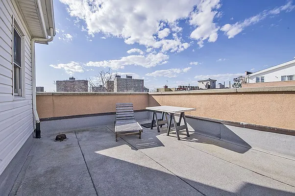 Rented by Level Group | media 16