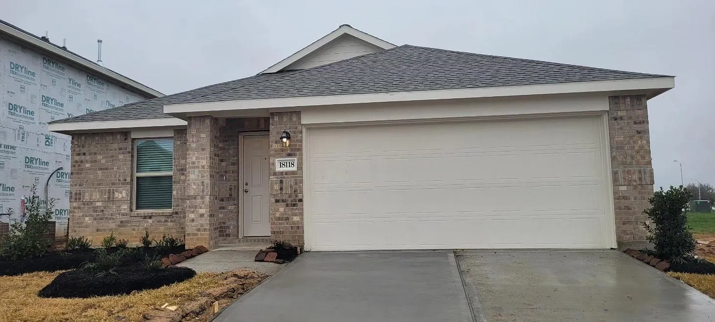 4 bed, 2.0 bath, 1720 sqft, $1,850 — Photo 1