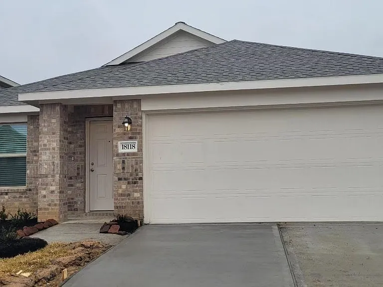 18118 Rockvine Dr — Photo 1