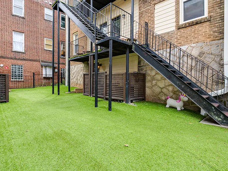 487 Moreland Ave NE #2 — Photo 26