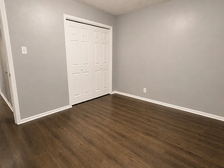 4704 Oakfield Way — Photo 6
