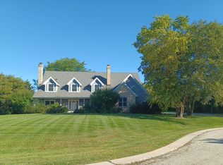 149 Glen Rd, Hawthorn Woods, IL 60047