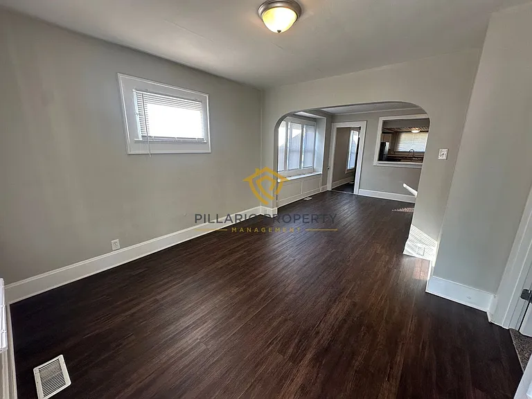 1528 E Tabor St — Photo 4
