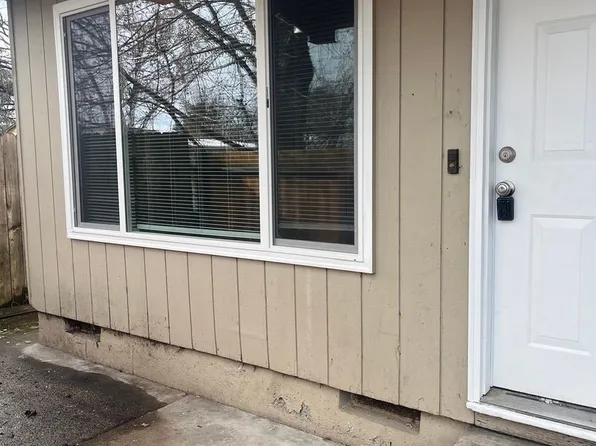 210-212-216 218, Medford, OR 97501