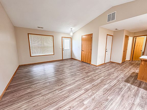 4th image of 1560B Gunston Dr