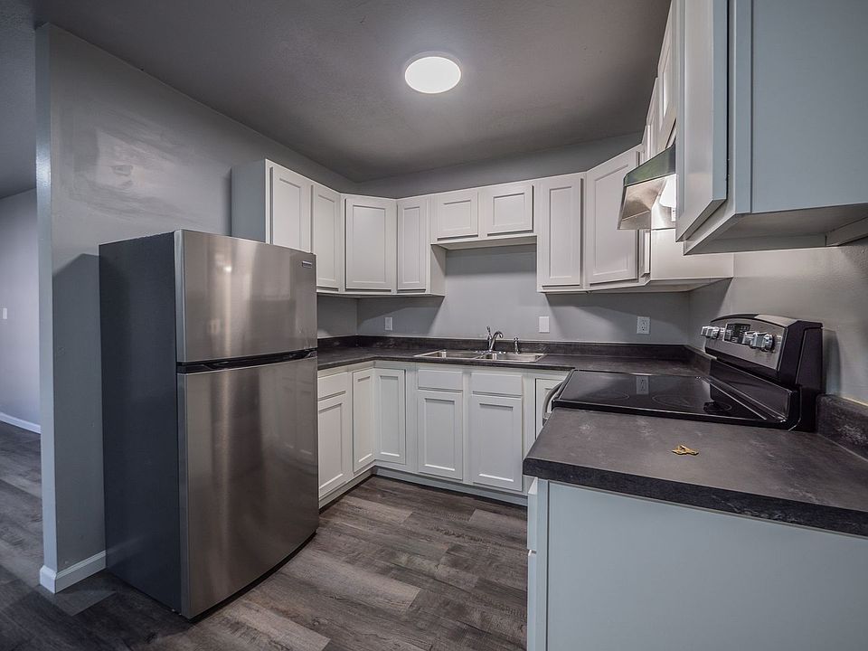 1st image of 1104 N Walnut St #F