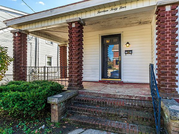 4th image of 1444 Cypress St