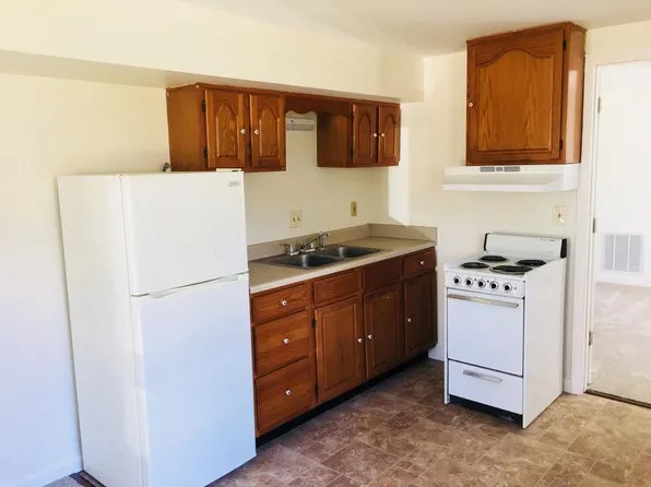 300 Bolling St APT E, Radford, VA 24141