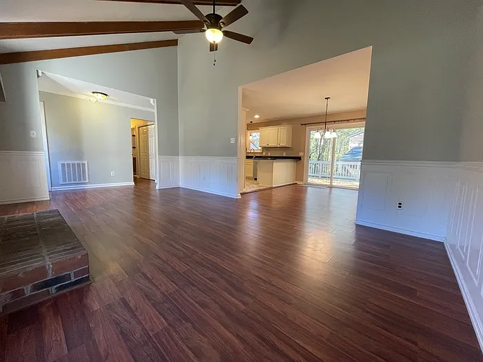 200 Glen Bonnie Ln — Photo 17