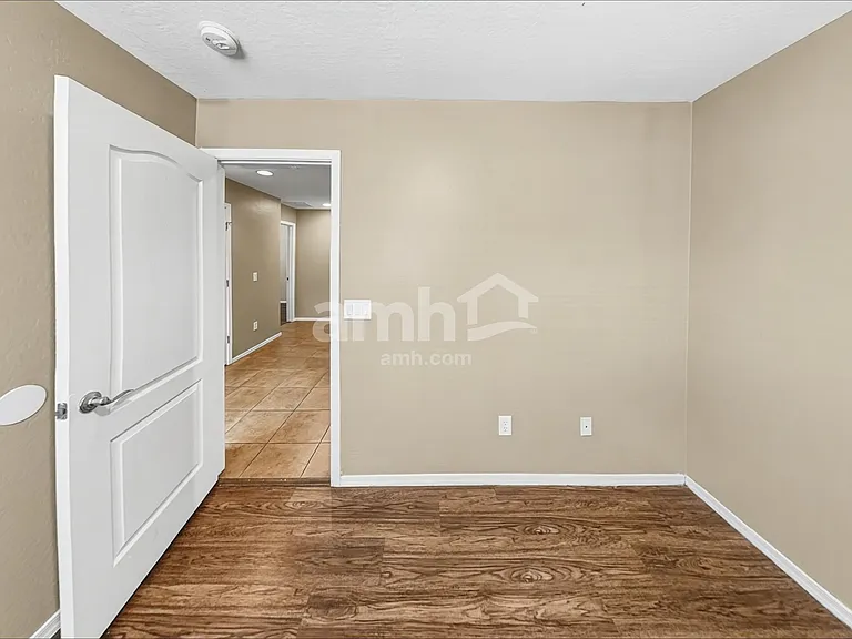 2324 S 238th Ln — Photo 13