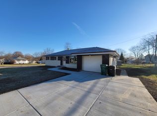 W174N9298 Joper Rd, Menomonee Falls, WI 53051