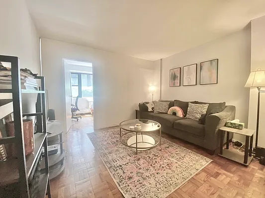 Rented by Bond New York | media 22