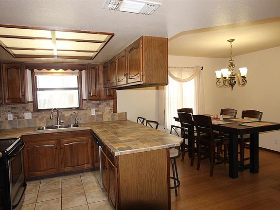 5th image of 1013 Ivy Dr