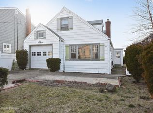 920 S Long Beach Ave, Freeport, NY 11520