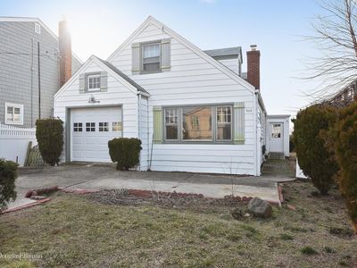 920 S Long Beach Ave, Freeport, NY, 11520