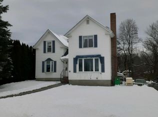 32 Main St, Raymond, NH 03077