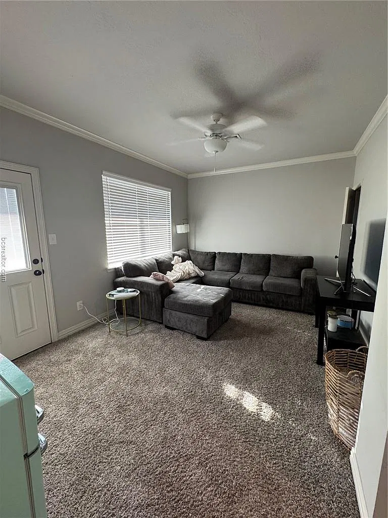 5 bed, 5.5 bath, 2332 sqft, $3,450 — Photo 4