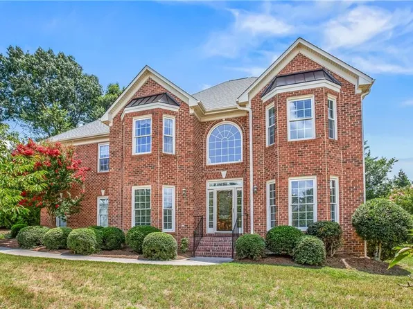 8703 Bromfield Rd, Oak Ridge, NC 27310