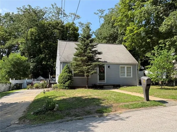 7 Dexter St, Coventry, RI 02816