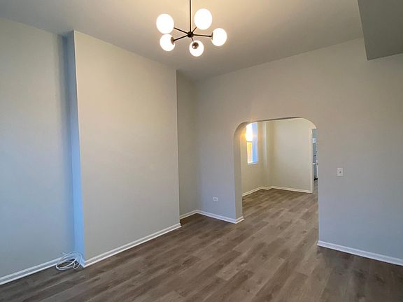 4th image of 948 N Western Ave #2F