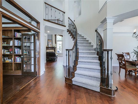 3rd image of 2676 Waters Edge Dr