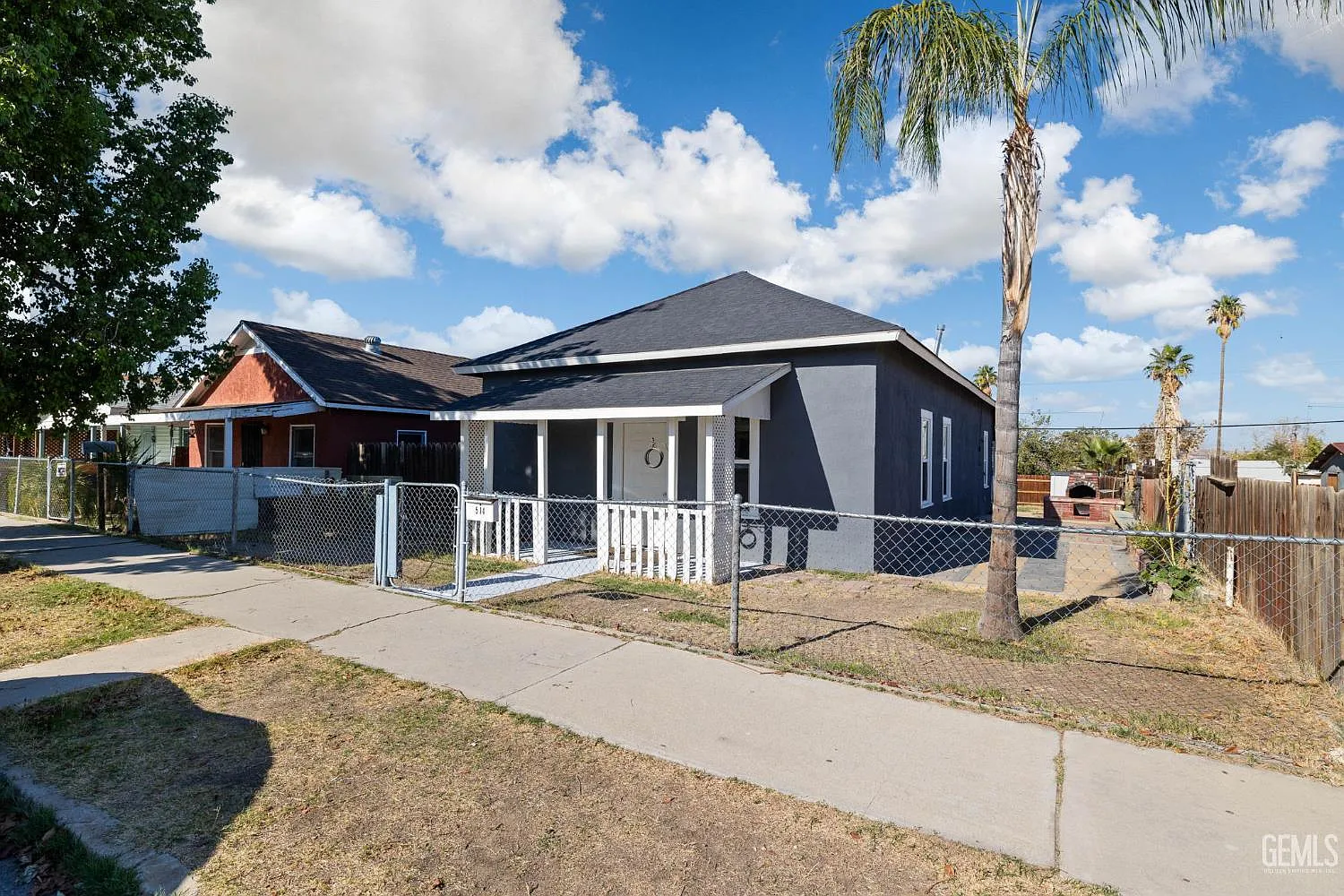 514 San Emidio St photo 1