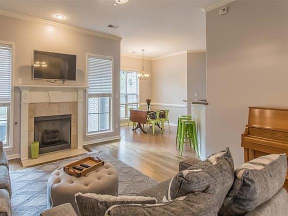 3rd image of 120 Running Brook Ln