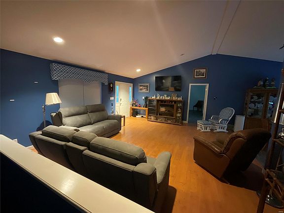 3rd image of 1200 W Cape Rock Dr