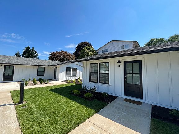 3rd image of 3405 SE Harvey St #13