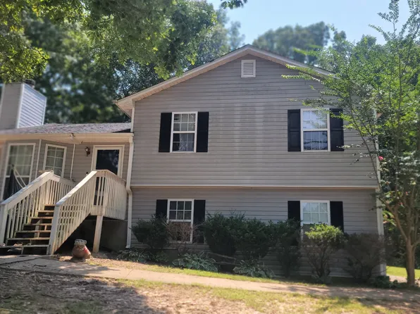 124 Taylors Ln, Carrollton, GA 30117