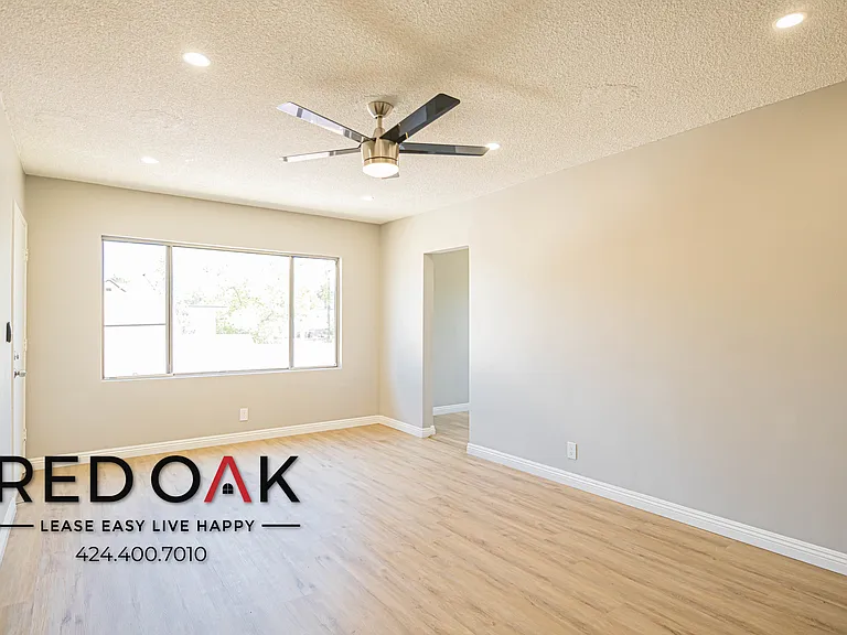 1589 E 47th St #3 — Photo 1
