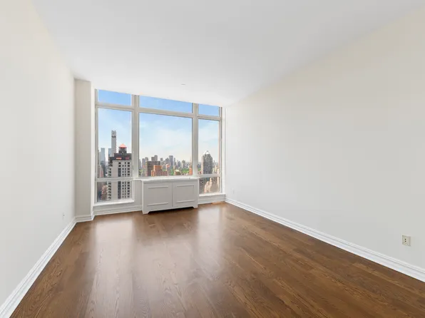 401 East 60th Street image 9 of 11