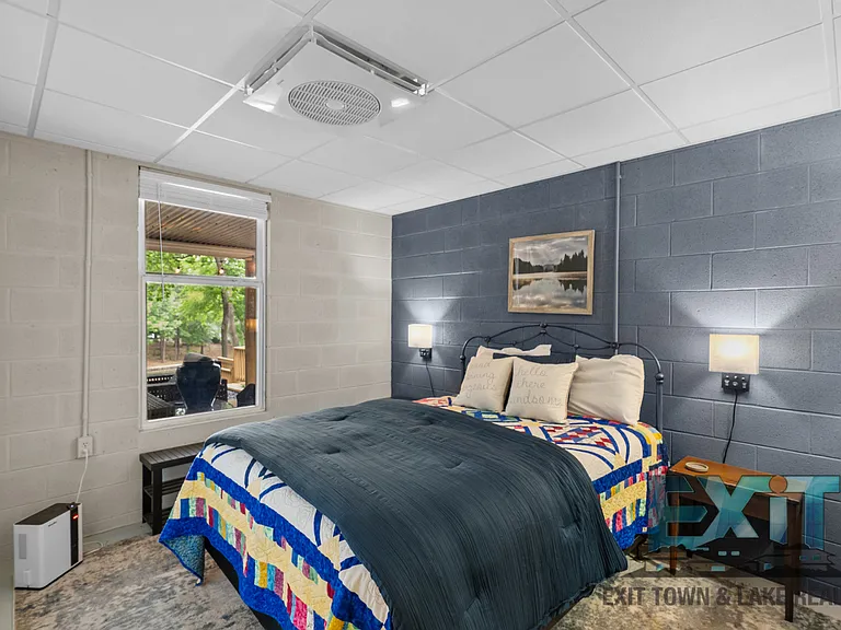 255 Sandy Ln — Photo 26