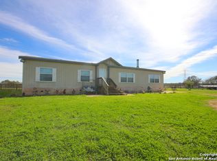 1886 County Road 405, Floresville, TX 78114