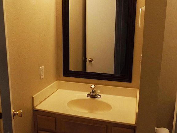 2nd image of 5602 N London Pl