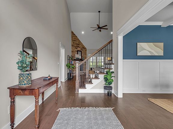 3rd image of 2713 Carousel Dr